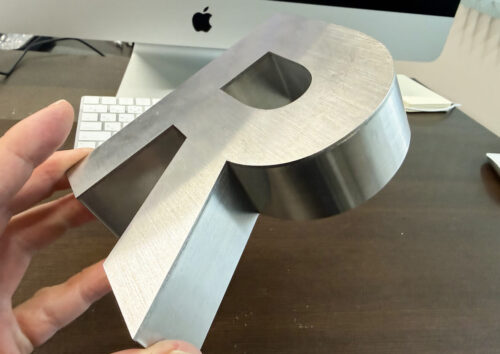 ステンレス箱文字看板